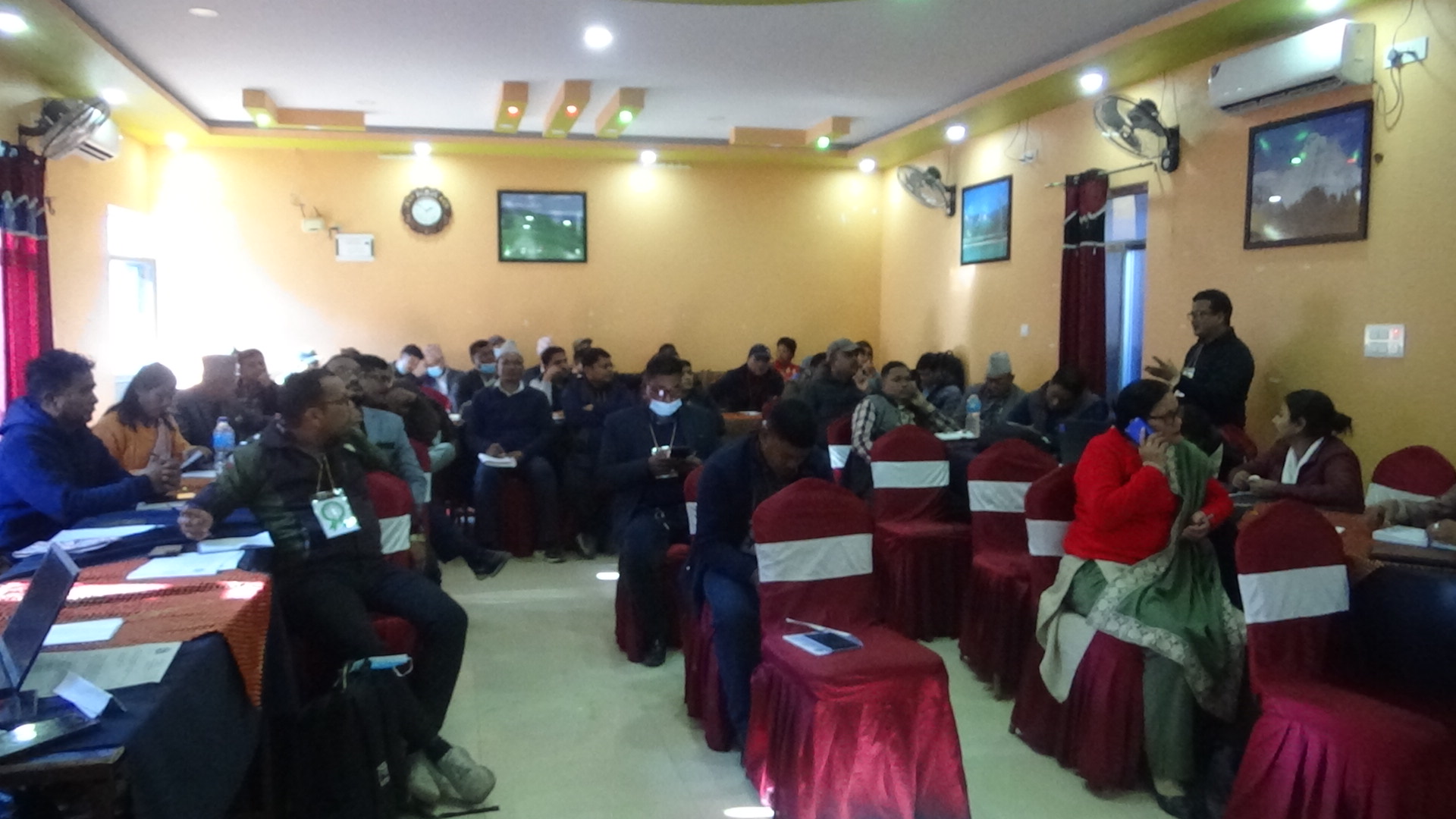 कार्यक्रममा सहभागी भएका स्थानीय तहका स्थास्थ्य शाखा प्रमुखहरू