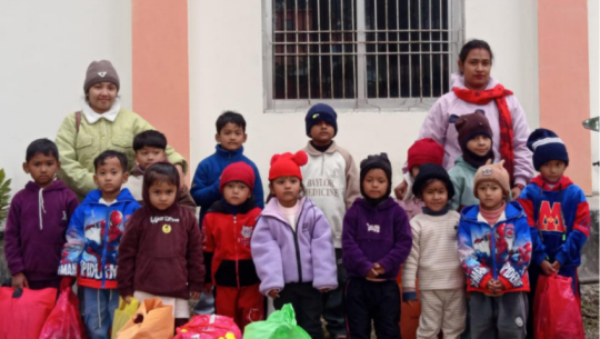 Nobel Vidhya Sadan donates 78 clothes to Shivpuri Dham cloth bank