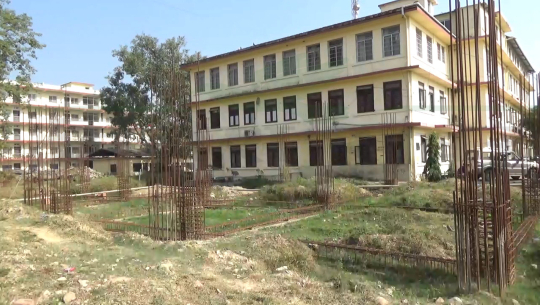 सेती अञ्चल अस्पतालको नयाँ भवन निर्माण अलपत्र