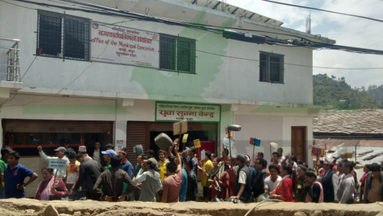 बाजुरा सदरमुकाममा खानेपानीको हाहाकार, स्थानिय आन्दोलित
