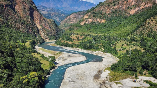 दार्चुलामा पुलबाट खसेर एक पुरूष बेपत्ता