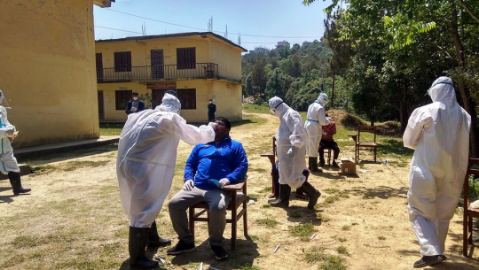 डडेल्धुरामा नमुना संकलन गर्ने प्रयोगशालाकर्मीले पिउने पानीसमेत पाएनन्