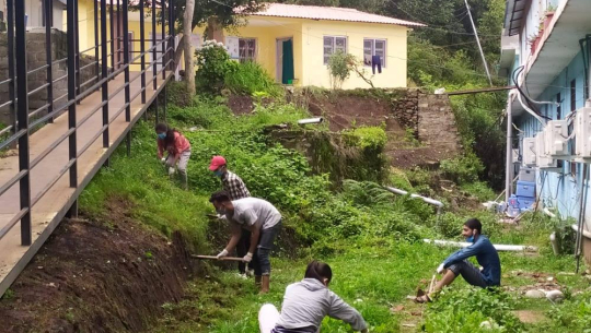 नेपाल स्वमंसेवक संघ डडेल्धुराद्वारा अस्पतालमा सरसफाई