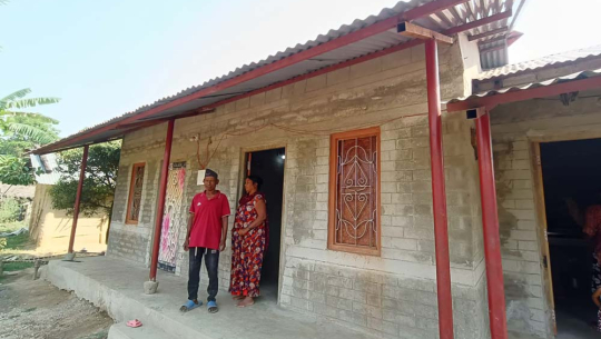 पक्की घर पाएपछि मुक्त कमैया दङ्ग