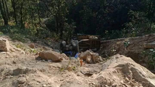 डोटीमा ट्रयाक्टर दुर्घटना, एक जना घाइते