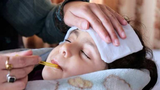 बाजुरामा विद्यार्थी ज्वरोले बिरामी हुन थालेपछि विद्यालय बन्द