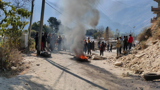 बझाङमा युवक हत्याको विरोधमा प्रदर्शन, चैनपुर बजार बन्द