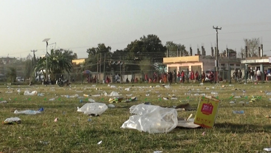 धनगढीको खुलामञ्चलाई राजनीतिक दलले ‘डम्पिङ्ग साइट’ बनाइदिएपछि...