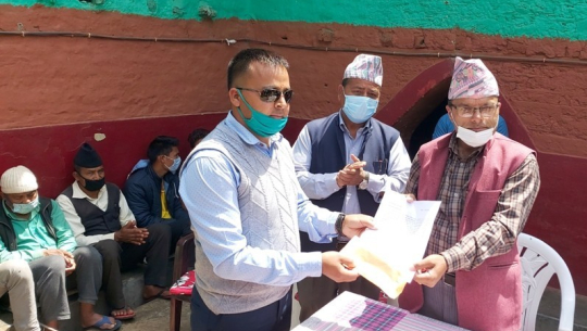 डोटी कारागारका कैदीबन्दीद्वारा राहत कोषमा सहयोग
