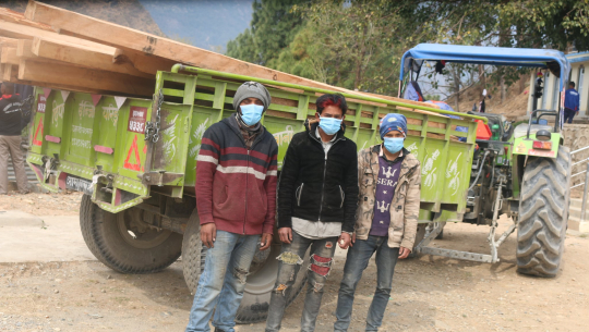 कैलालीका एक जना अवैध काठसहित बझाङमा पक्राउ