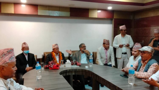 समाजवादी र एमालेनेतालाई एकै ठाउँमा राखि भीम रावलले गरे अन्तरक्रिया