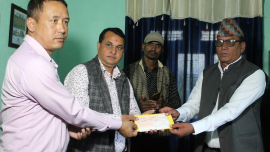 डडेल्धुरामा पिसिआर प्रयोगशाला सञ्चालन गर्न गन्यापधुराद्वारा १० लाख सहयोग