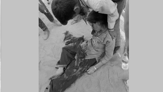 अछाममा ट्रयाक्टरको ठक्करबाट मृत्यु भएकी नम्रताको शव ३ दिनदेखि अस्पतालमै