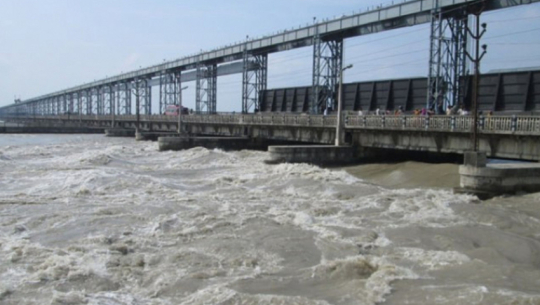 महाकाली नदीमा पानीको बहाव बढ्यो, बनबासा पुलमा चारपाङ्ग्रे सवारी आवागमन बन्द
