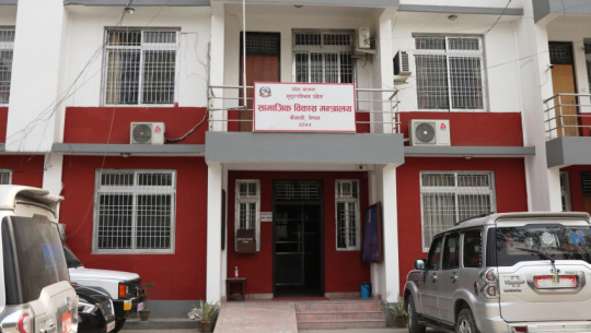 सुदूरपश्चिममा स्वास्थ्य कर्मचारीको अटेरी, जाँदैनन् पठाएको ठाउँमा