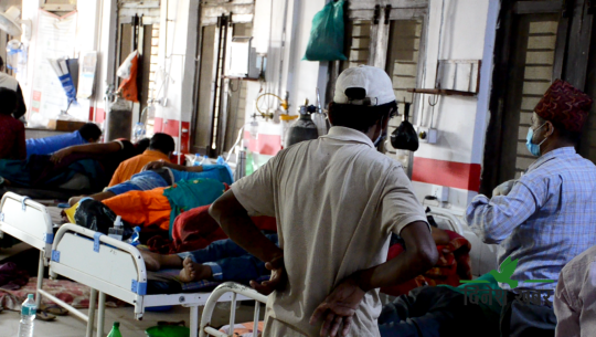 सेती अस्पताल ग्राउण्ड जीरोः इमर्जेन्सी वार्डमा छटपटाउँदै संक्रमित, डक्टर नपाएको गुनासो(भिडियोसहित)