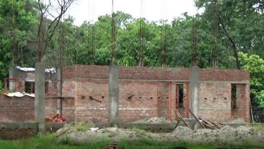 धनगढीमा संघ र प्रदेश सरकारको बजेटमा निर्माणाधिन विद्यालय भवनको काम अलपत्र