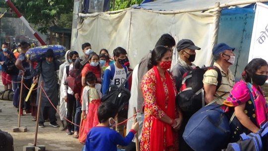 २५ जनाभन्दा बढी भेला नहुन प्रस्ताव गरिएका बेला सुदूरपश्चिममा भिडभाड बढ्दो