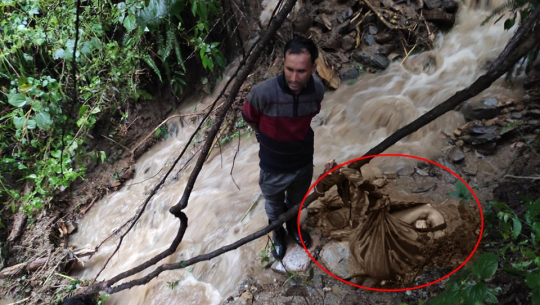 डडेल्धुरामा खोलाले बगाउँदा महिलाको मृत्यु