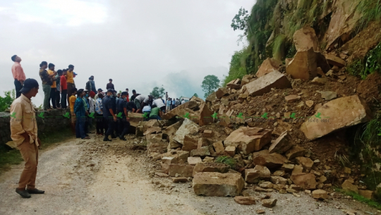 सुदूरपश्चिमका पहाडी जिल्ला जोड्ने मुख्य राजमार्गहरुको अवस्था बिजोक