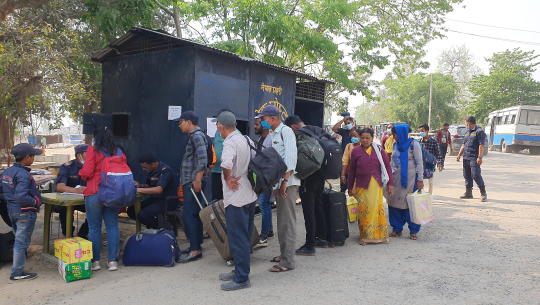 चुनावको मुखमा देश छाड्ने बढे, भन्छन्, ‘भोटभन्दा भोक ठुलो हो’