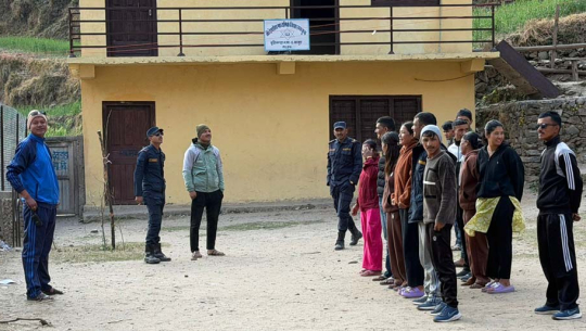 बाजुराका सबै मतदान केन्द्रमा पुग्यो निर्वाचन सामग्री 