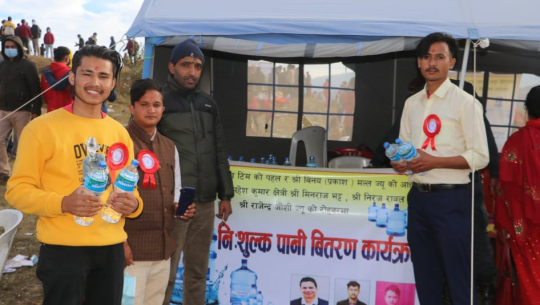 मल्लद्वारा उग्रतारा मेलामा निःशुल्क पानी वितरण