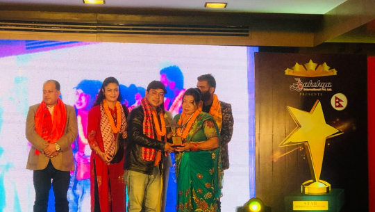 भर्सटाइल गायक देवमान सफल निर्णायक पनि