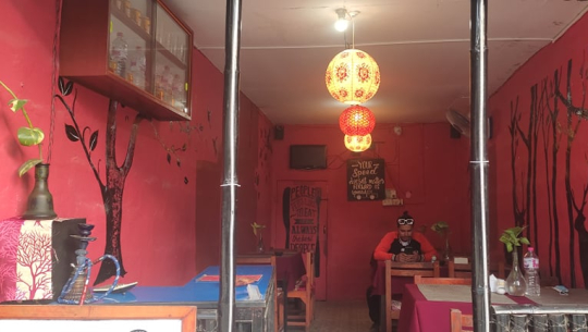 बैतडीका जनकले पोखरामा खोले रेष्टुरेन्ट