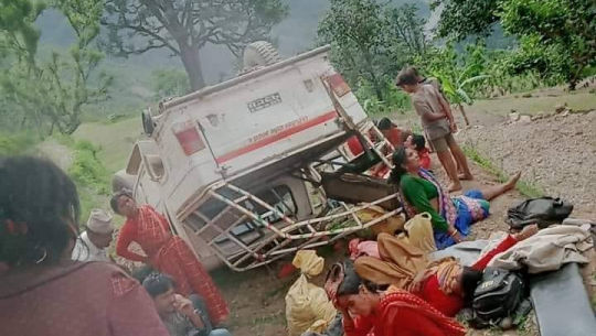 डोटीमा जीप दुर्घटना, ८ जना घाइते 