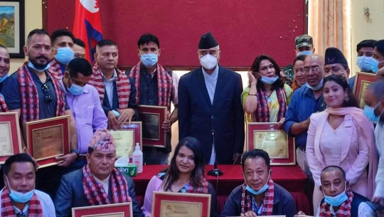 सुदूरपश्चिमका  रावतसहित ७ स्रष्टा प्रधानमन्त्रीबाट सम्मानित 