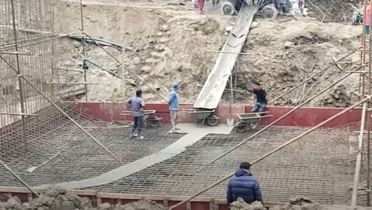 बजेट अभावमा जोशीपुर-४ मा बनिरहेको पुल निर्माण रोकियो  