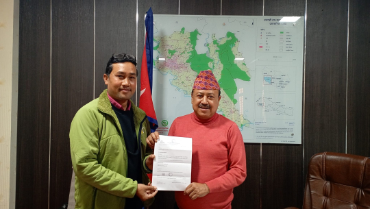 धनगढी उप–महानगरपालिकालाई एम्बुलेन्स हस्तान्तरण