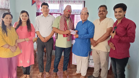 कलाकार जोशीद्धारा जन्मदिनमा  कल्याणकारी कोषलाई रकम हस्तान्तरण 