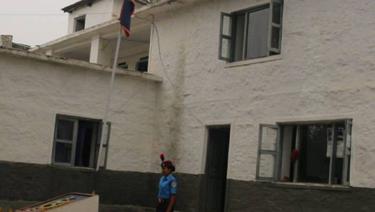 डोटी प्रहरीले बरामद गरेको एक किलो सुन र १७ लाख बढी नगदमा ‘हिनामिना’ !