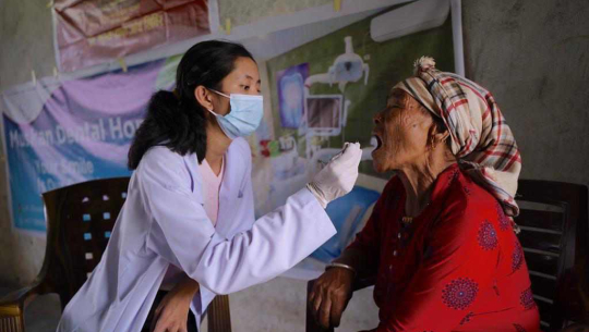 पुनर्वासको दन्त शिविरमा दुई सयले लिए सेवा