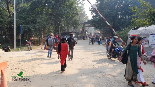 भारतबाट सुदूरपश्चिम फर्किनेको लर्को, २६ दिनमा करिब ८ हजार भित्रिए