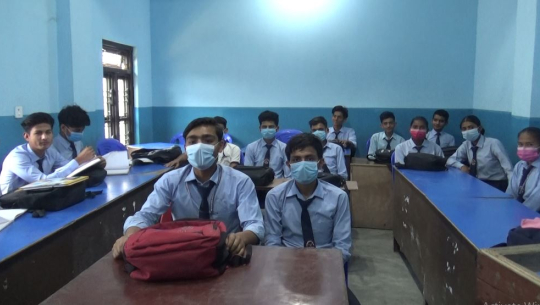 बिदा दिने सरकारको निर्णय विपरित धनगढीका निजी विद्यालय सञ्चालन