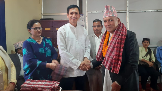 एमालेबाट निर्वाचित प्रदेशसभा सदस्य भण्डारीले लिए शपथ