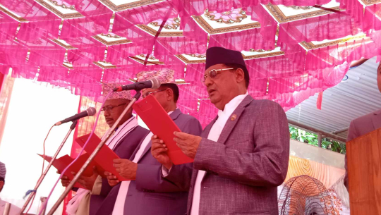 सुदूरपश्चिममा तीन राज्यमन्त्रीसहित ९ मन्त्रीले खाए शपथ
