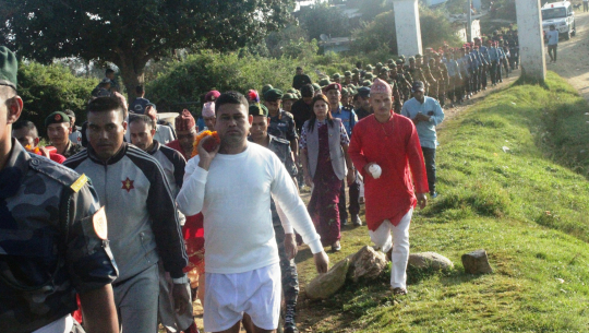 डडेल्धुराको टुडिखेलमा फूलपाती भित्र्याइयो (फोटो फिचर)