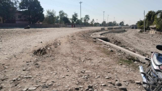 कञ्चनपुरको गड्डाचौकीमा चार लेनको सडक निर्माण गर्न स्थानीयको अवरोध