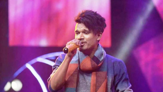सबैभन्दा धेरै भोट पाउँदै नेपाल आइडलको उत्कृष्ट ५ मा रवि ओड