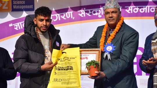 चैतन्य दोस्रो विद्यार्थी महोत्सवमा दिपेन्द्र जोशीलाई ‘नव प्रवर्तक खोज तथा अनुसन्धान युवा सम्मान’