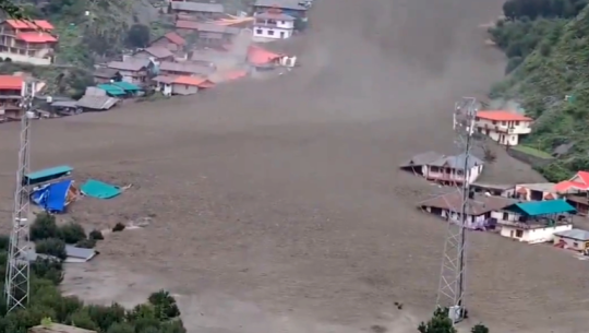 भारतको उत्तरकाशीमा ‘क्लाउड बर्स्ट’, धराली बजार तहसनहस