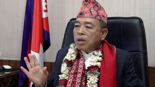 ग्राहक बनेर छड्के हान्न पुगेका मन्त्रीसँग नै कर्मचारीले मागे घुस!