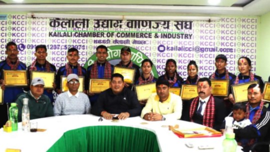 कैलाली उद्योग वाणिज्य संघद्वारा खो खो खेलका खेलाडीलाई सम्मान 