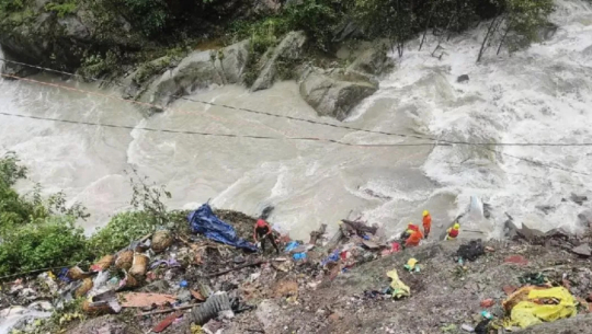भारतको उत्तराखण्डमा पहिरोमा परी १७ जना नेपालीसहित १९ जना बेपत्ता