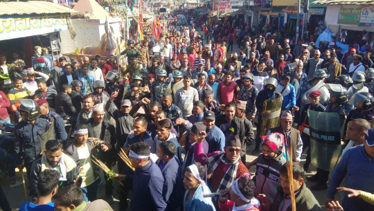 डडेल्धुरामा डा. केसीका समर्थकले निकाले राँके जुलुस