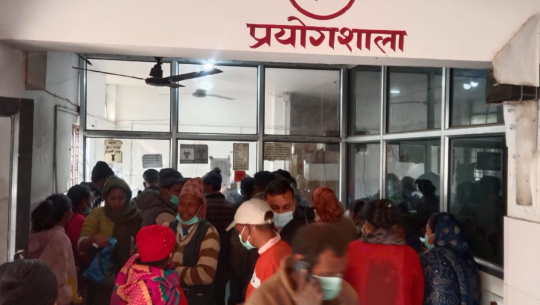 सेतीमा बिरामीको घुँइचो, प्रयोगशालाबाट मात्र दैनिक तीन सयको परीक्षण